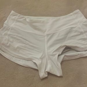 Lululemon low rise 2.5 inch speed up shorts